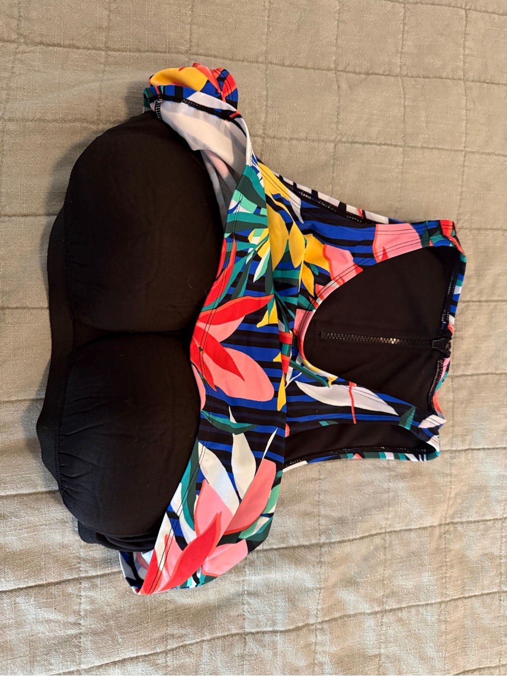 Beach Betty Razorback Swim Top - Picture 3 of 4